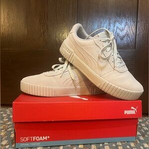 Puma women’s soft grey Sneakers